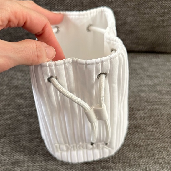 Dior Beauty Pleated Drawstring White Pouch Cosmetic Bag New Authentic - Picture 9 of 17